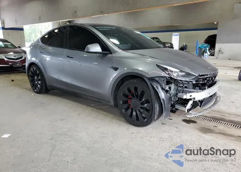 2024 Tesla Model Y from USA, damaged, VIN 7SAYGDEFXRA285260